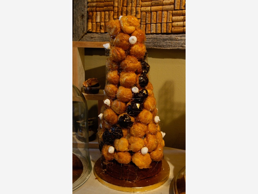 Desserts, Croquembouche, Cupcakes, Brownies, Macarons, Marshmallows, Meringues, Tarts, Entremet, Cookies, Dessert table,  -